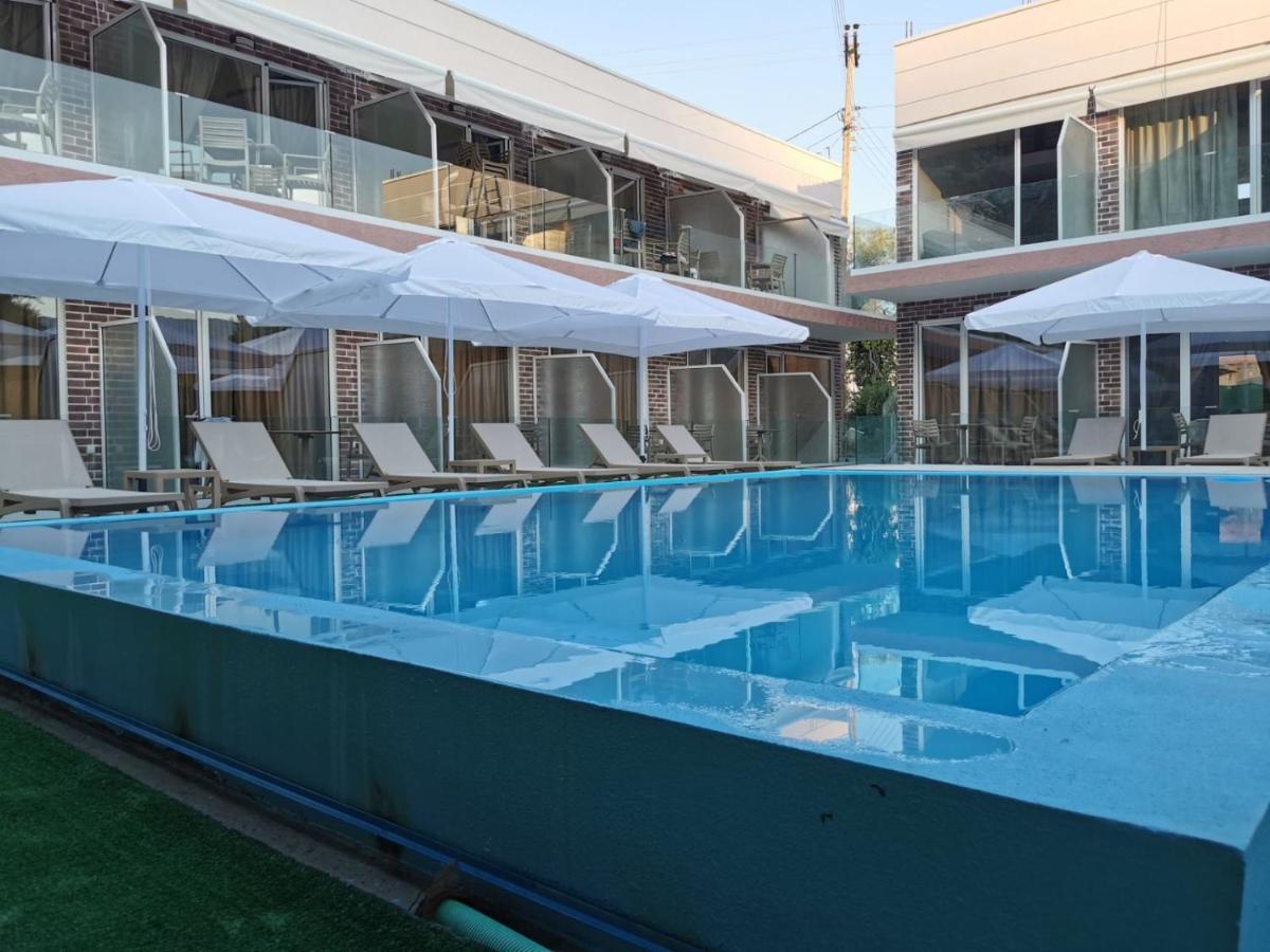 Hotel Capital Lux Нидри Экстерьер фото