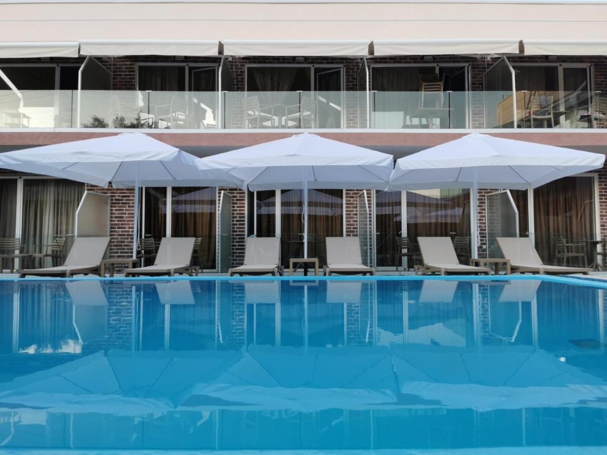 Hotel Capital Lux Нидри Экстерьер фото